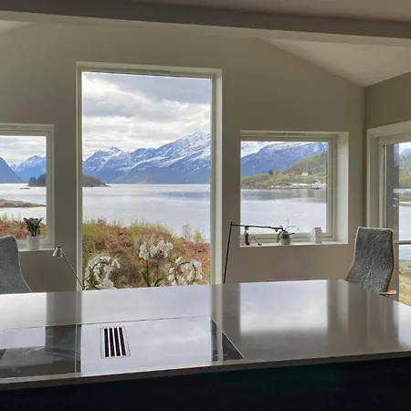 Hébergement de vacances Superbe Maison à Avec Vue Sur La *