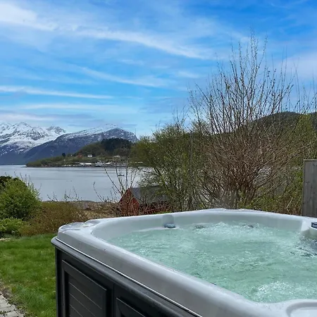 Hébergement de vacances Superbe Maison à Avec Vue Sur La *