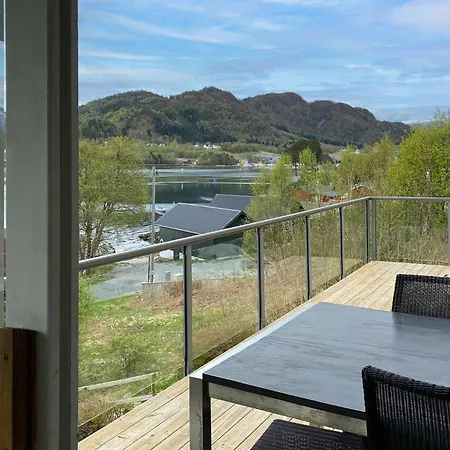 Hébergement de vacances Superbe Maison à Avec Vue Sur La *