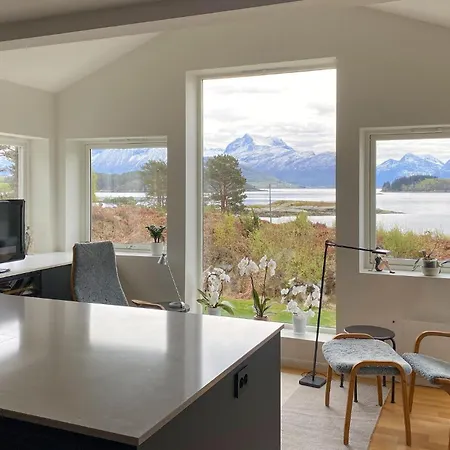 Feriehus Stunning In With House Sea View Ålesund